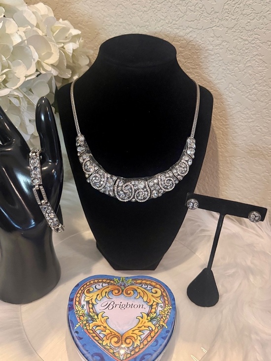 Brighton Jewelry - 💎Rare Brighton Vintage Silver Crystal Bib Necklace Set with Bracelet & Studs